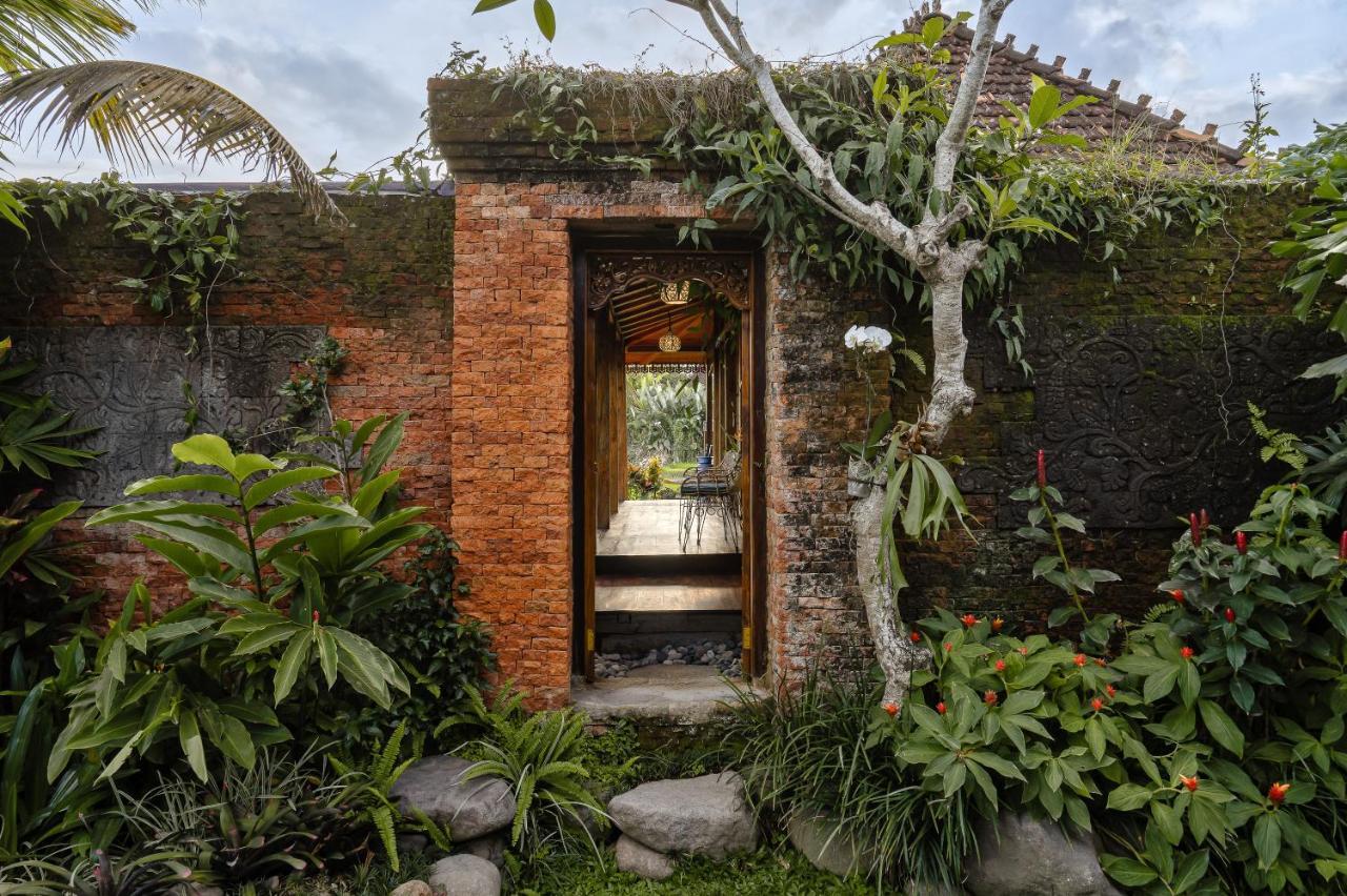 Airsania Ubud Antique Villas Екстер'єр фото